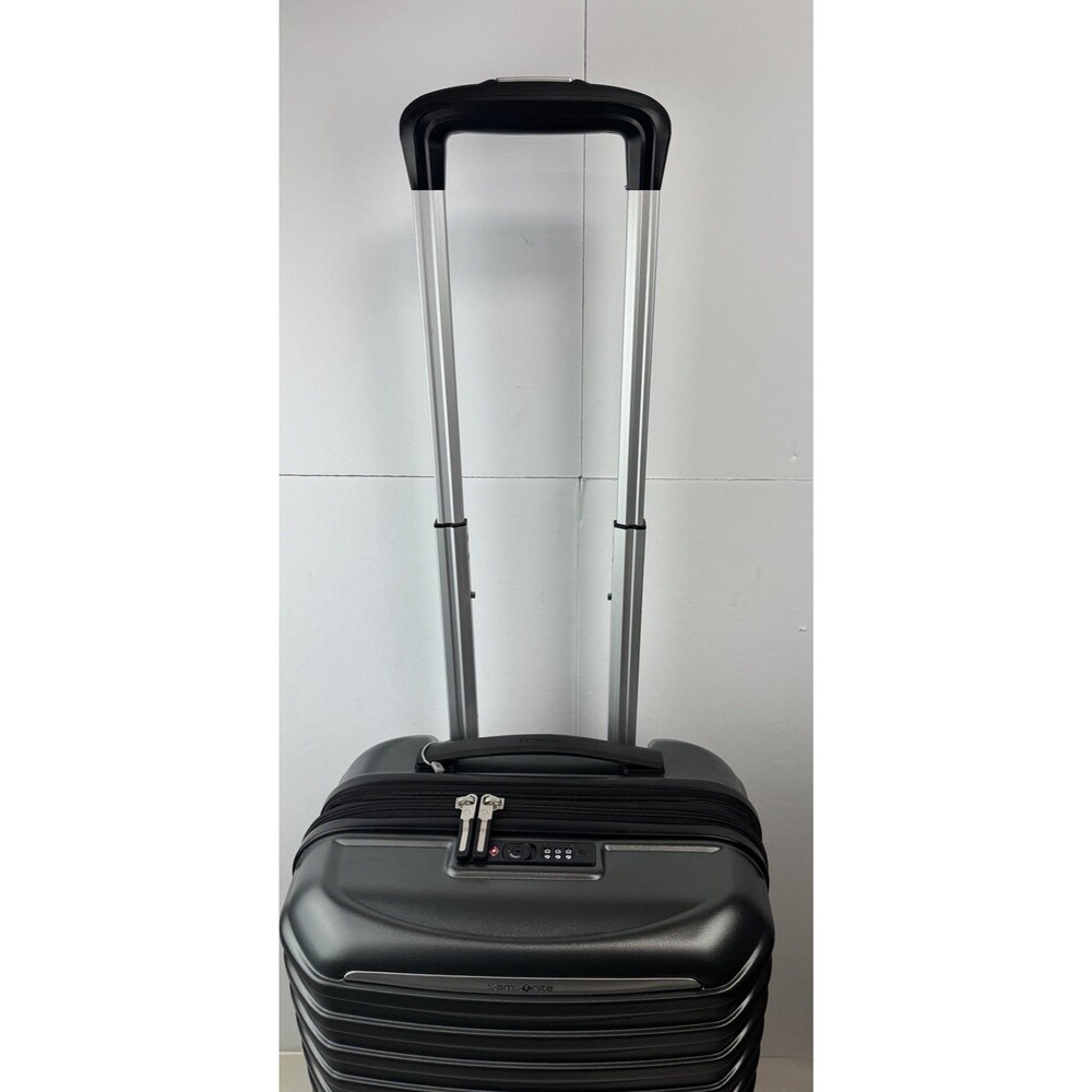 Samsonite Spin Tech 6 Expandable Carry-On Spinner Suitcase Luggage - Picture 7 of 8